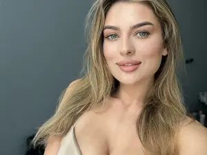 SindiMoon  live sex cam