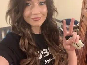 BadBarbie93  live sex cam