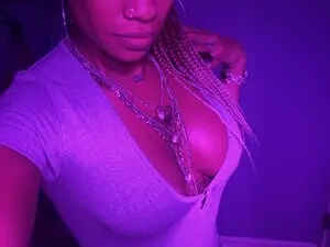 CaramelCutie1111  live sex cam