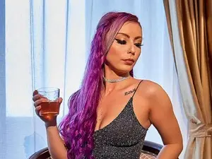 NicoleJonnes  live sex cam