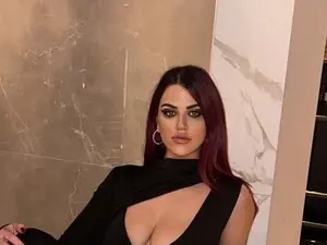 Alessia_Bloom  live sex cam