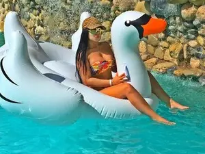 Melany_parker  live sex cam