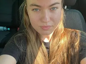 PolinaBlond  live sex cam
