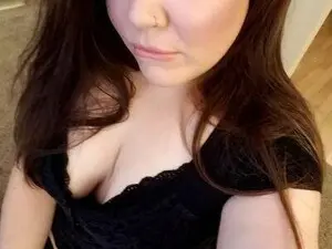 KikiPlumpAss  live sex cam