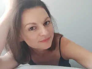 Vivian_4U  live sex cam