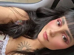 MiaHairyBody  live sex cam
