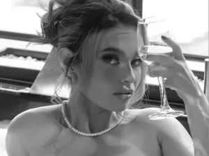 Paulinab  live sex cam