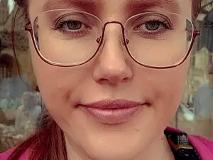 HoneylenaXS  live sex cam