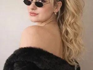 IdolHannaa  live sex cam