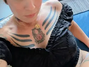 JennyShore72  live sex cam