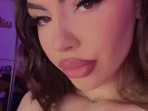 YssaDiamonnd  live sex cam