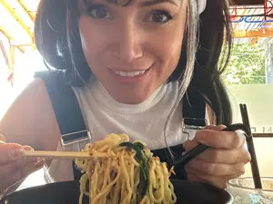 AvaFoxArea51  live sex cam