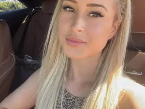 Bosstype69  live sex cam