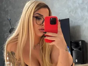 Guess__Whoo  live sex cam