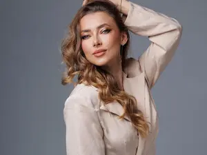 SimonsWife  live sex cam