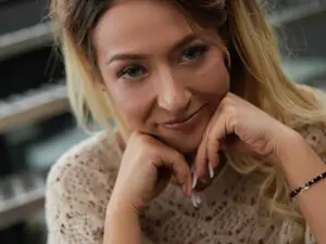 JulyaHyde  live sex cam