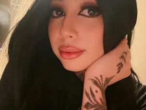 Maddieghst  live sex cam