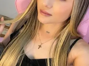 Veronika_wins  live sex cam