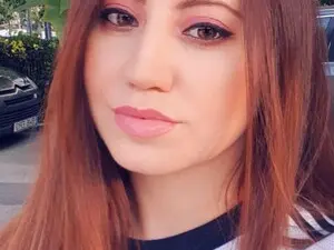 Bellla  live sex cam