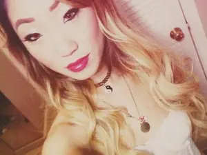 Lilykoii_x3  live sex cam