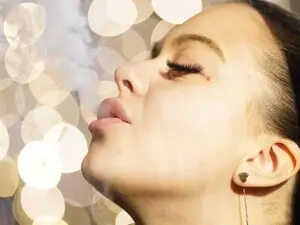 KylieSweet1  live sex cam