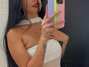 Coonie_Paige  live sex cam