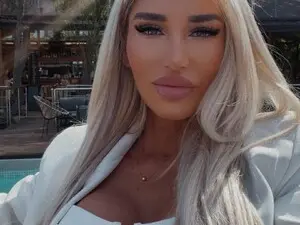 Saradesiree1  live sex cam