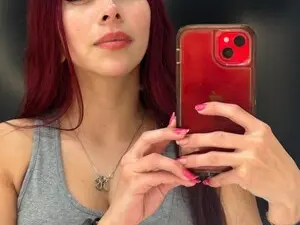 Coco_121  live sex cam