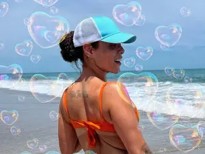 UrFaveBbyMama  live sex cam