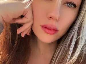 AraFox  live sex cam