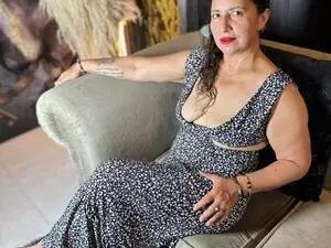 Luna_naughty1  live sex cam