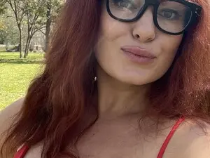 Modest__Devil  live sex cam