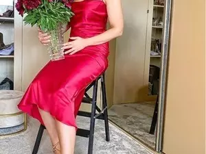 RoxannePhon  live sex cam