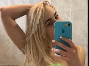 SweetyDonut  live sex cam