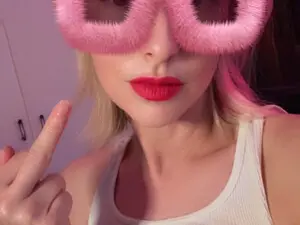 Venmome  live sex cam