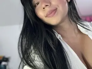 Isa_mey  live sex cam