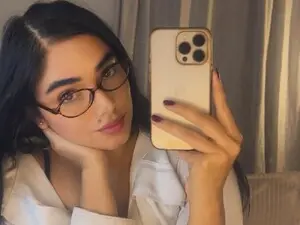 CamiiHerrera  live sex cam