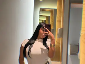 CamiiHerrera  live sex cam