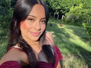 Dulce_pink18  live sex cam