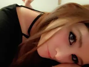 AriaRaine  live sex cam
