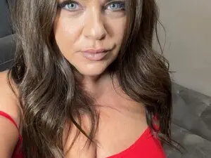 GuiltyPleasur  live sex cam