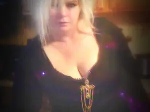 Metal_Maiden  live sex cam