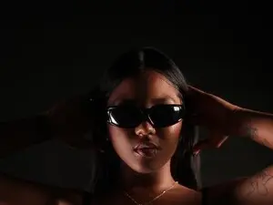Pocahonta_p  live sex cam