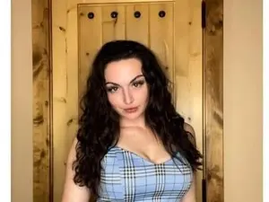 BaddiexM  live sex cam
