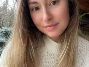 Veronica_4u  live sex cam