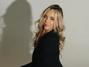 Ela_blonde  live sex cam