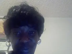 Blaquefire  live sex cam