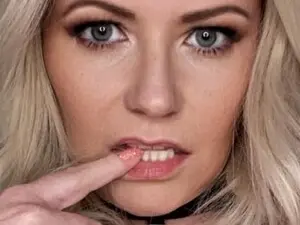 Kurvy_Khloe  live sex cam