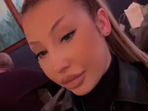 Lora_Luv  live sex cam