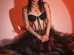 Allison_black  live sex cam